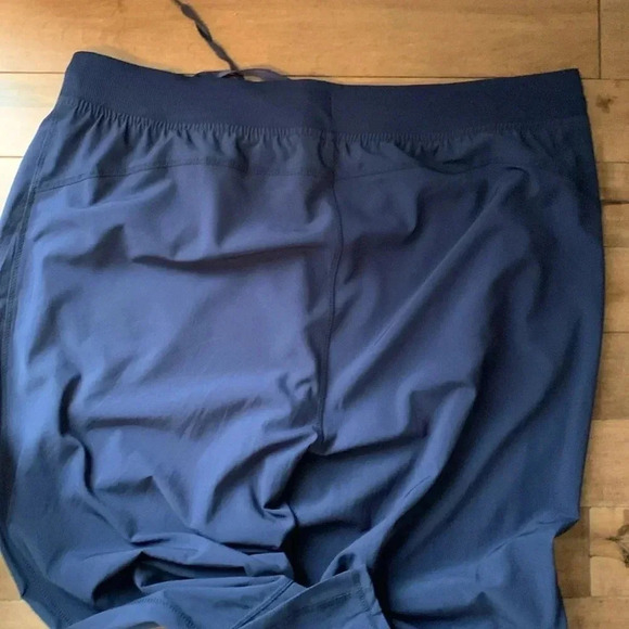 Navy  active capris 1X - Picture 3 of 8